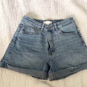 H&M shorts size 4 never worn